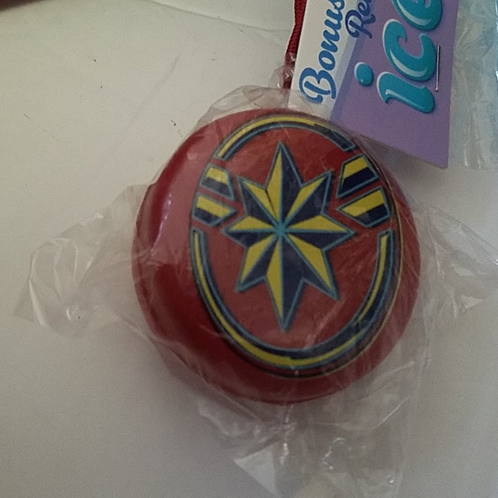 Captain Marvel Backpack - Picture 8 of 16